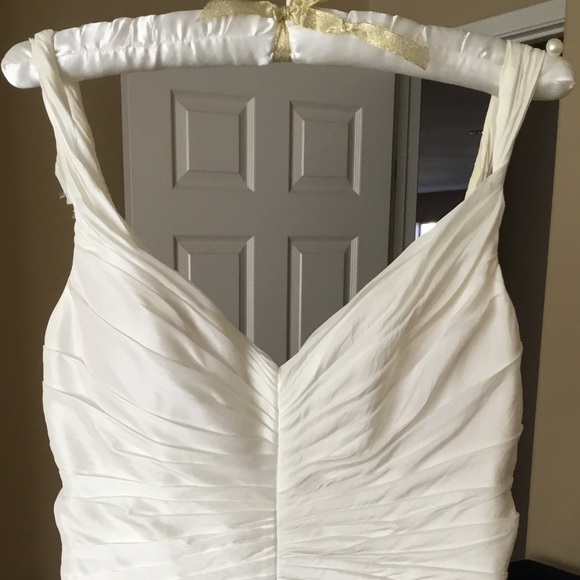 Custom Bridal Wedding Gown with Train | Ivory | Size fits like a 6 (no tag) - Picture 6 of 12